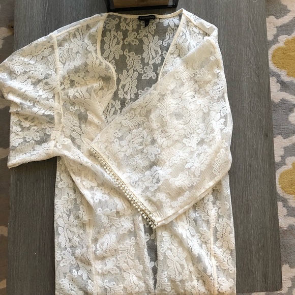 Express White Lace Kimono - Picture 3 of 6